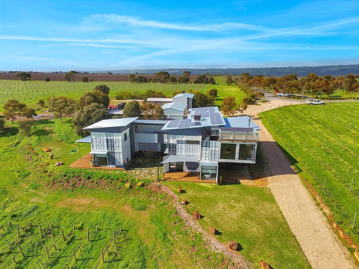 Hotel California Road At Inkwell Wines Mclaren Vale Exterior photo