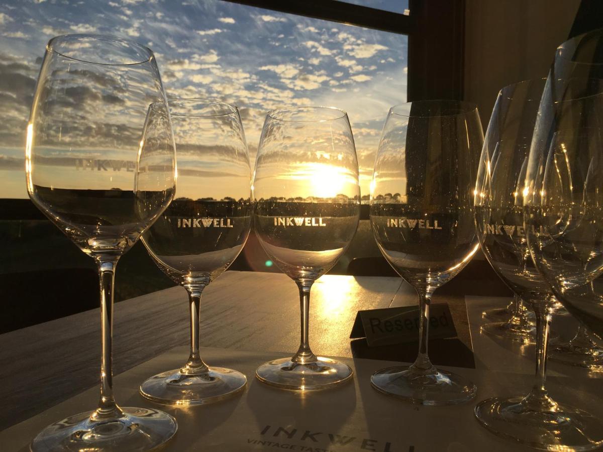 Hotel California Road At Inkwell Wines Mclaren Vale Exterior photo