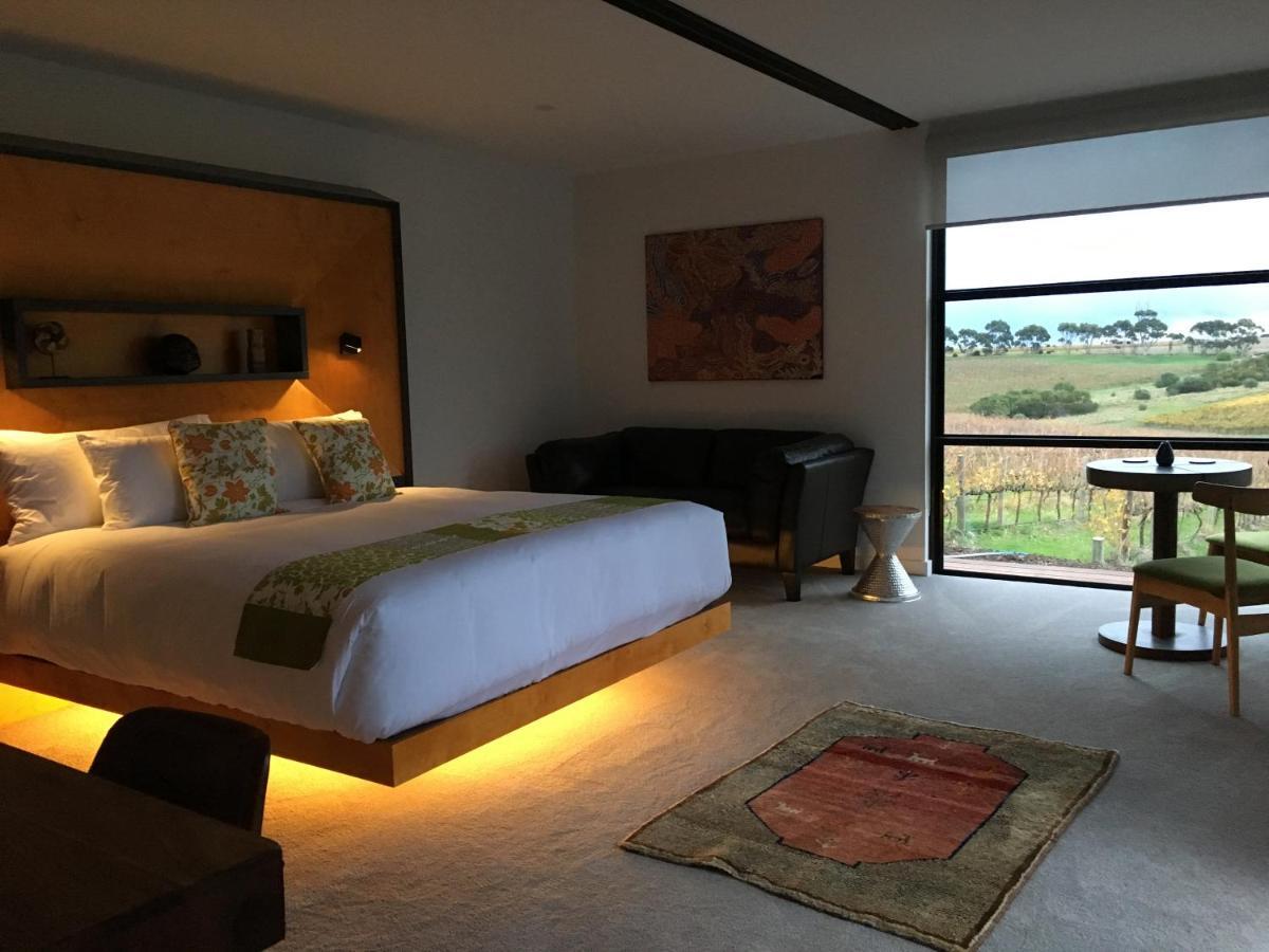 Hotel California Road At Inkwell Wines Mclaren Vale Exterior photo