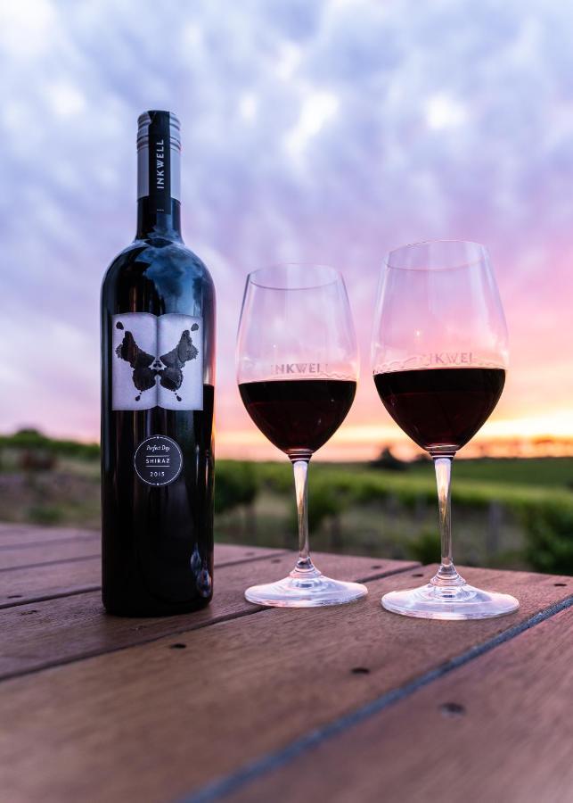 Hotel California Road At Inkwell Wines Mclaren Vale Exterior photo