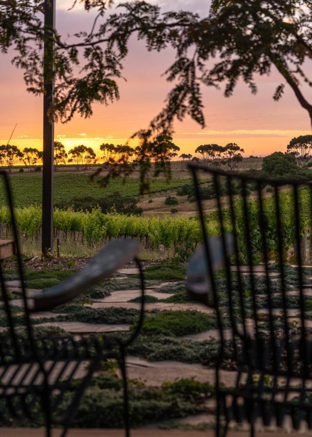 Hotel California Road At Inkwell Wines Mclaren Vale Exterior photo